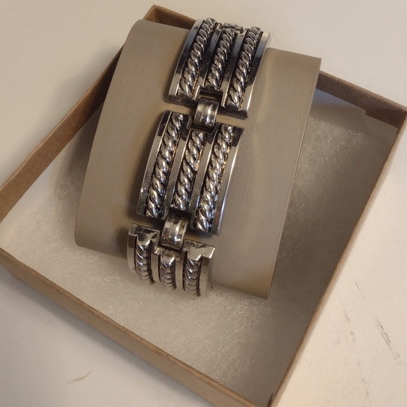 Silver Tone Bracelet - Picture 2 of 3